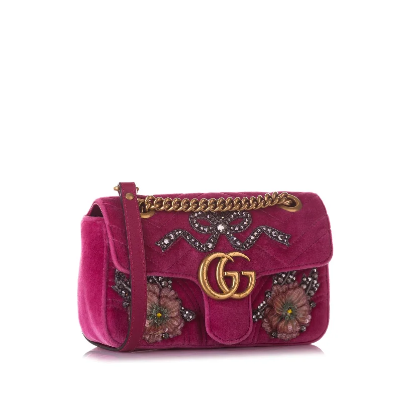 Ladies Gucci shoulder bags with a magnetic - closure flapGucci Mini GG Marmont Embellished Crossbody Bag (SHG-d9J815)