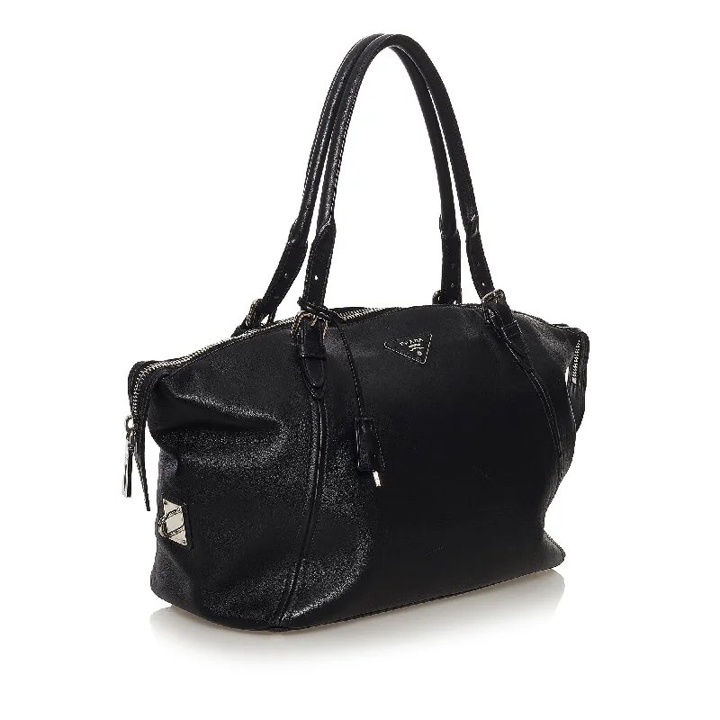 Prada bags with a front - flap pocket for quick access to essentialsPrada Leather Tote Bag 32280