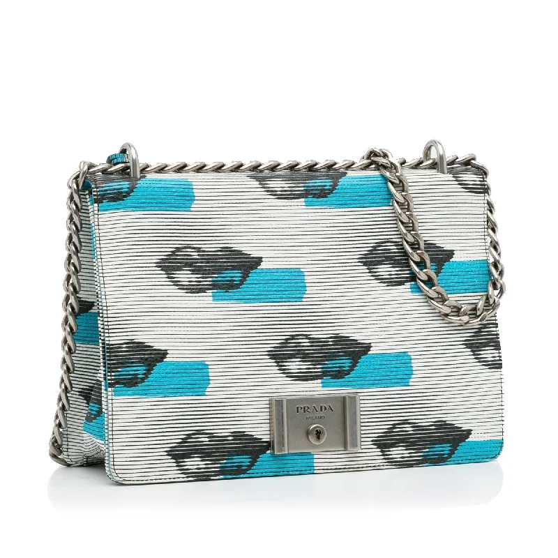 Prada bags with a back - zip pocket for storing valuables securelyPrada Vitello Daino Lip Print Flap Bag (SHG-o50yHv)