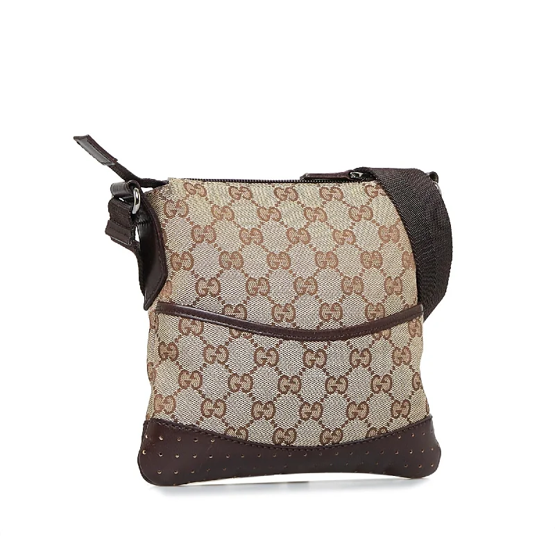 Women Gucci bags with interlocking G hardware for a classic lookGucci GG Canvas Crossbody (3LjGj8)