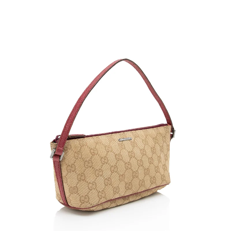 Women Gucci tote bags in GG Supreme canvas for a branded feelGucci GG Canvas Classic Pochette (aGAUWG)