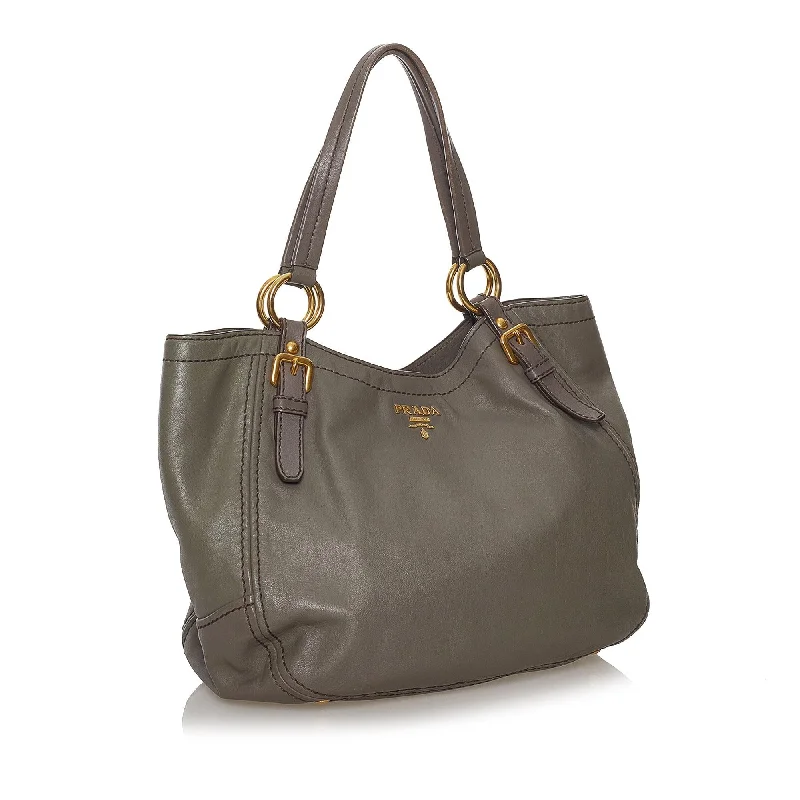 Ladies Prada shoulder bags with a magnetic - closure flap for easy opening and closingPrada Leather Tote Bag 33663