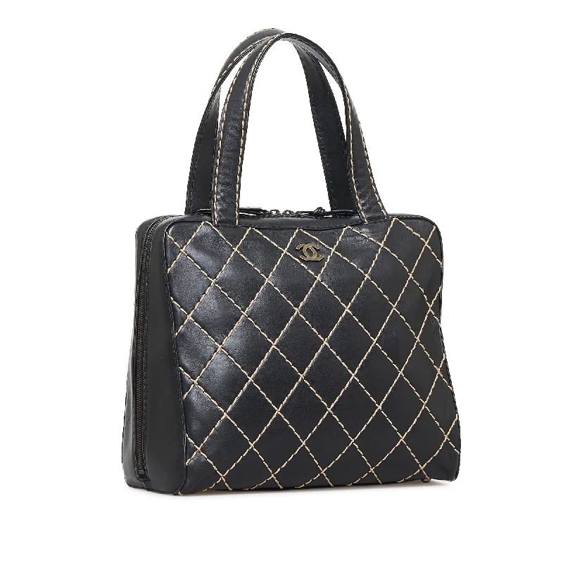 Chanel Black Handbag for Business MeetingsChanel CC Wild Stitch Handbag (vbWh5u)