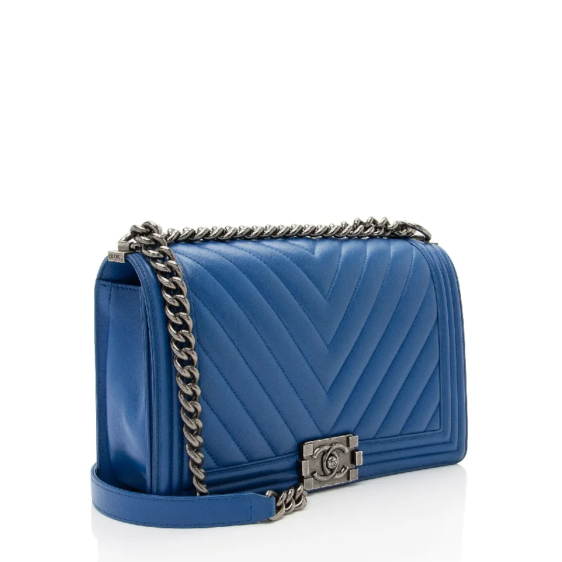 Chanel Luxury Handbag for High - End EventsChanel Chevron Lambskin New Medium Boy Bag (LBsLUP)