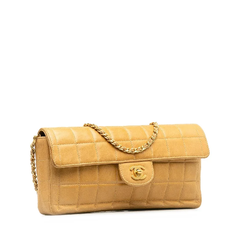 Chanel Vintage Inspired Handbag for Retro LoversChanel Choco Bar East West Flap Bag (iTo7QZ)