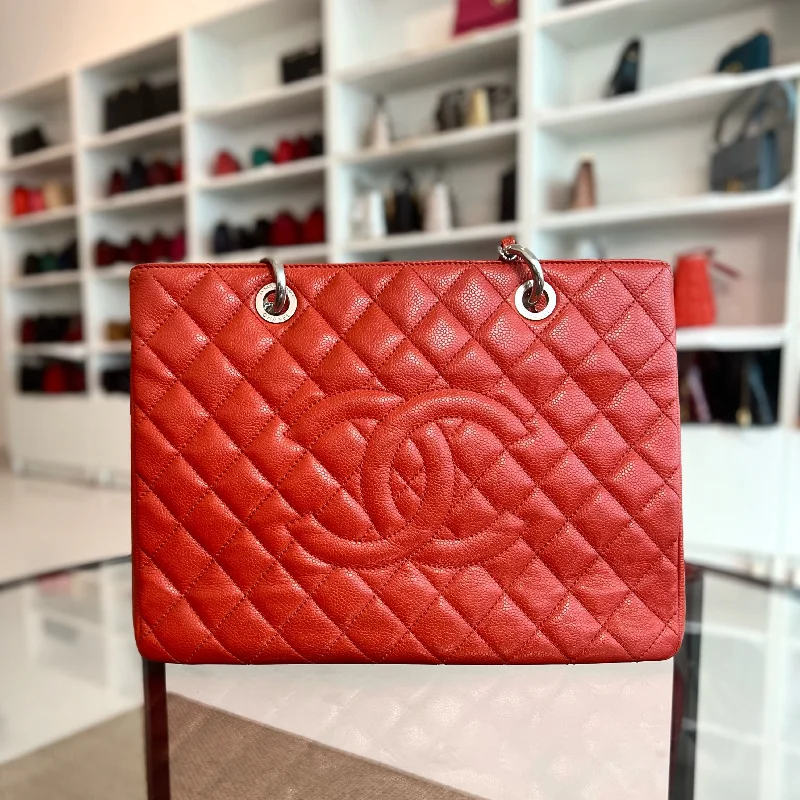 Chanel Classic Flap Bag for Evening PartyGST Grand Shopping Tote Caviar Salmon Red No.17