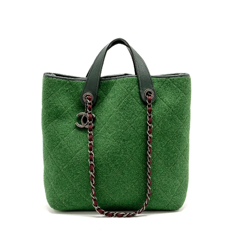 Chanel Lightweight Handbag for Daily ErrandsChanel Medium Quilted Pop Tote Bag Felt / Leather Green Ruthenium Hardware