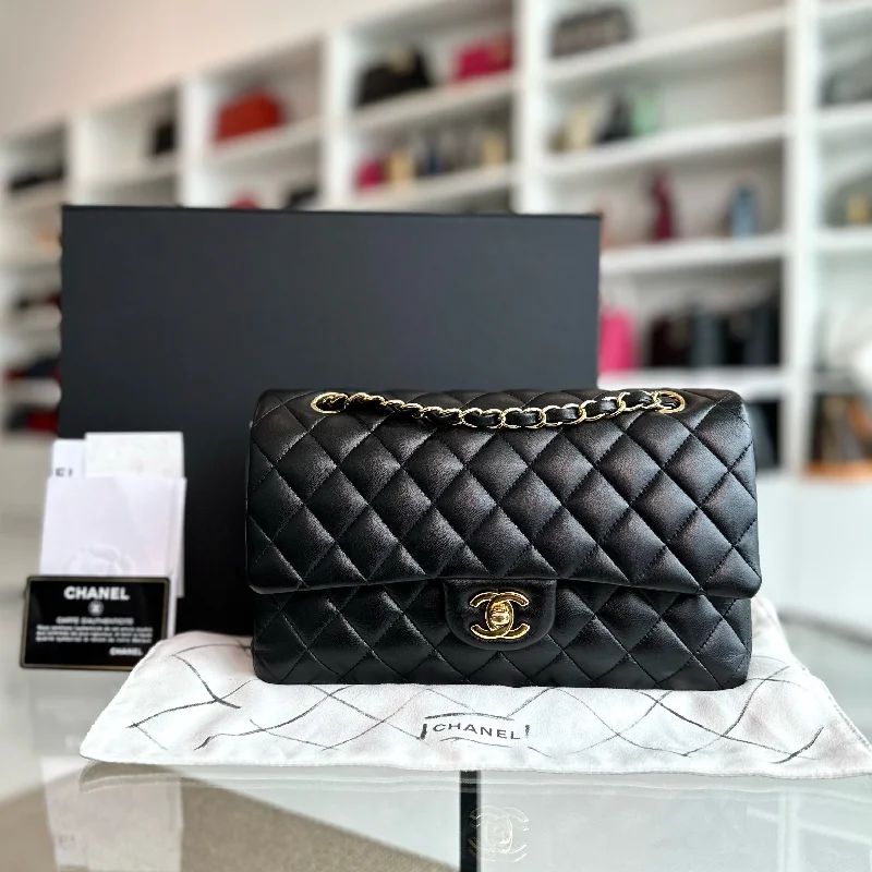 Chanel Lightweight Handbag for Daily Errands*Full Set, Receipt, No 28* Medium 25CM Lambskin Black GHW No 28