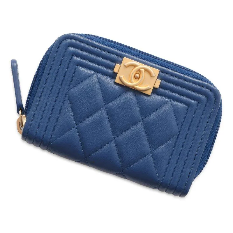 Chanel Designer Handbag with Unique DesignCHANEL Boy Chanel Compact Wallet Blue A80602 Lambskin