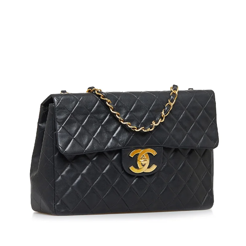 Chanel Limited Edition Handbag for CollectorsChanel Maxi Classic Lambskin Single Flap (bNolFY)