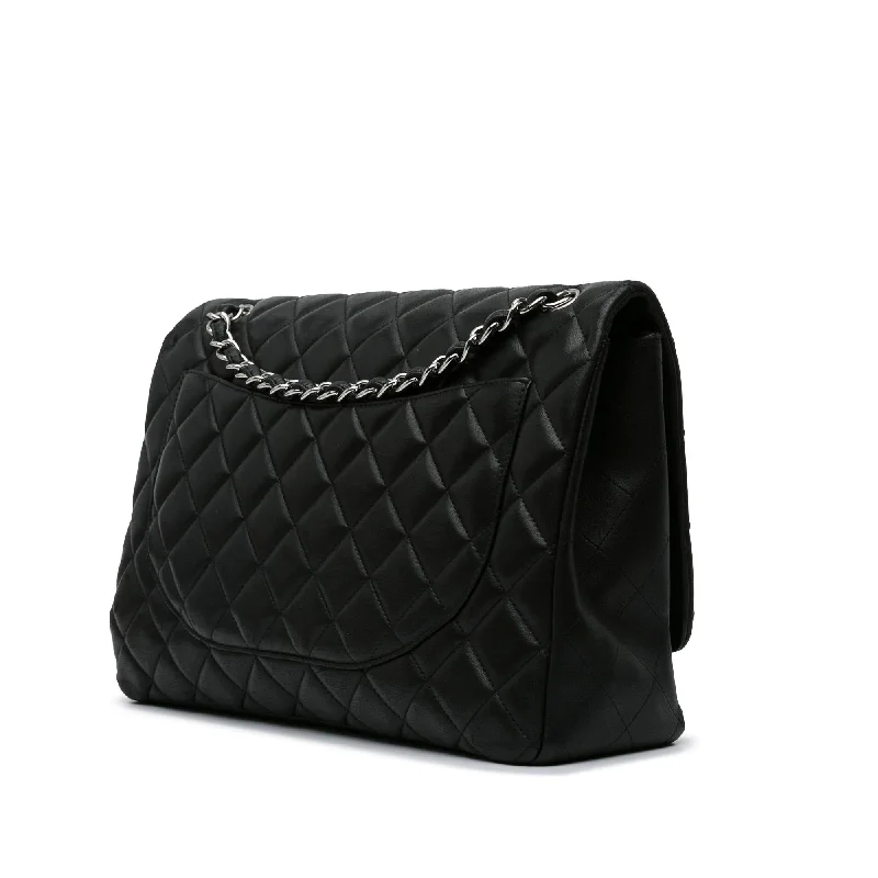 Chanel Lightweight Handbag for Daily ErrandsChanel Maxi Classic Lambskin Single Flap (C8eJpN)