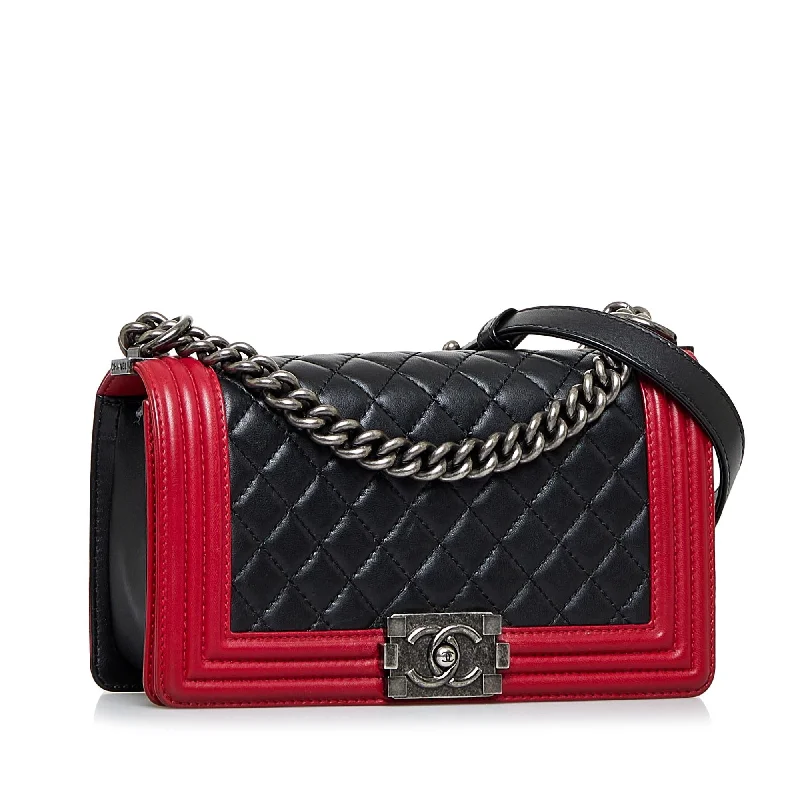 Chanel All - Match Handbag for Versatile StylingChanel Medium Boy Flap Bicolor (YPDEYl)