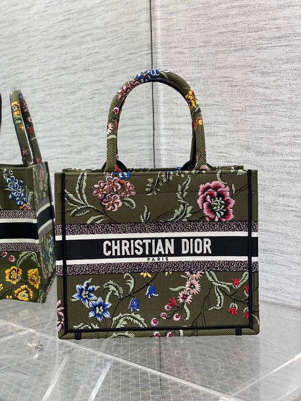 Luxury Christian Dior crossbody bags with a chain - link strapDior Bag