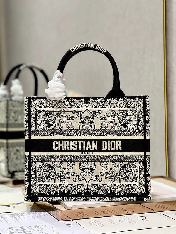 Christian Dior crossbody bags with a front - flap pocket for easy accessDior Bag