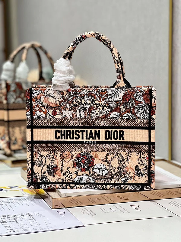 Stylish Christian Dior shoulder bags with a tassel - adorned zipperDior Bag