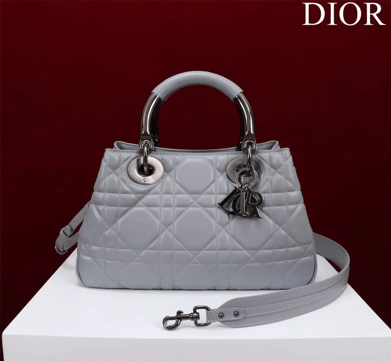 Christian Dior handbags with a removable shoulder strap for versatilityDior Bag