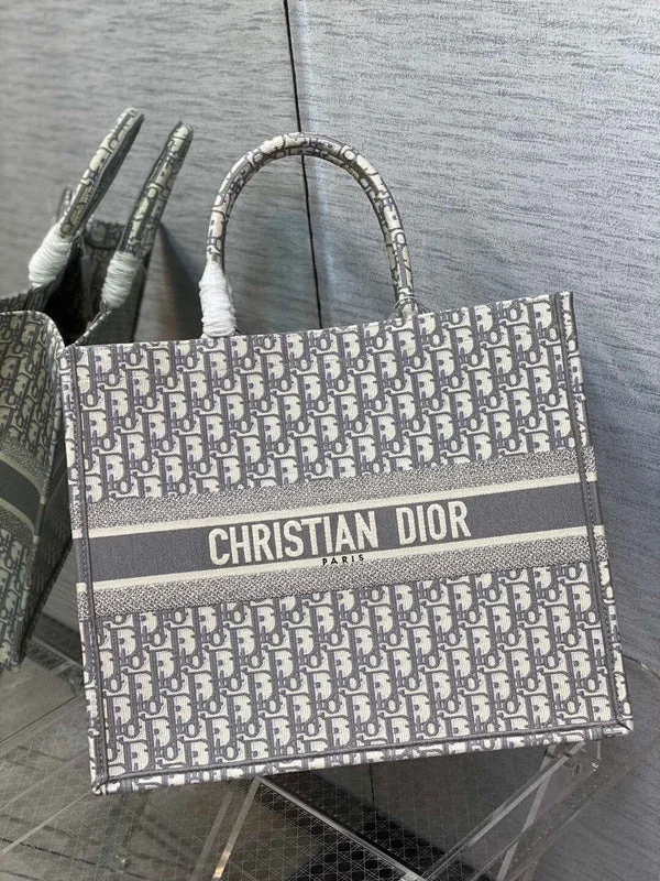 Christian Dior bags with a side - pocket for holding a water bottleDior Bag