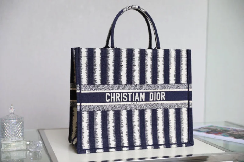 Trendsetting Christian Dior crossbody bags with a colorful strapChristian Dior Large Book Tote Blue, For Women