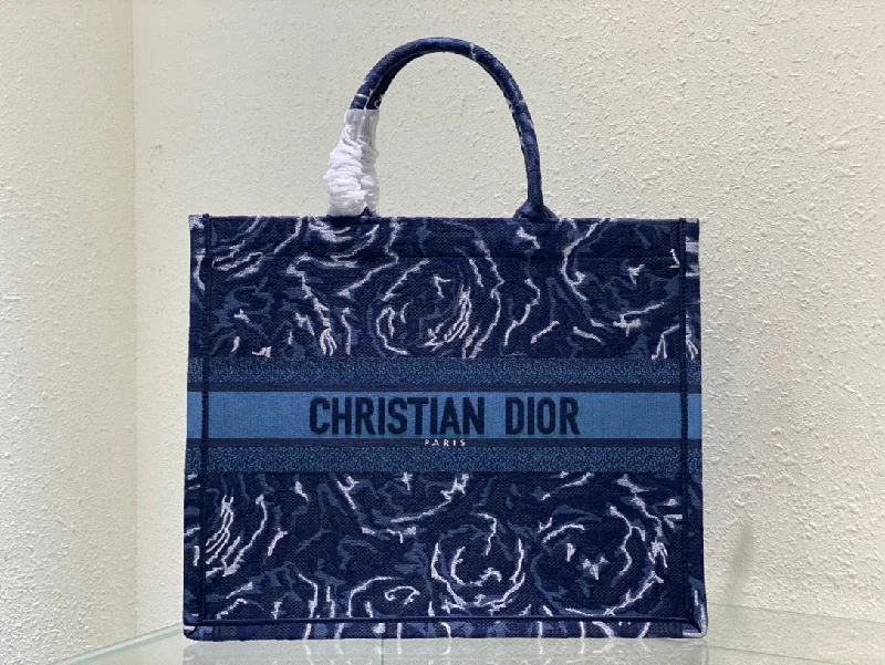 Trendsetting Christian Dior crossbody bags with a colorful strapChristian Dior Large Book Tote Blue, For Women