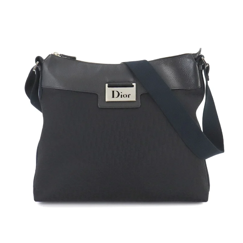 Christian Dior tote bags with a double - handle and shoulder - strap optionDior Street chic Shoulder Bag