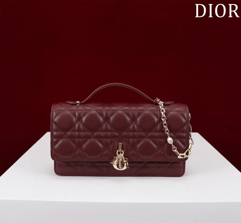 Fashion - forward Christian Dior tote bags for the modern womanmakbags - Dior Bags - 1132