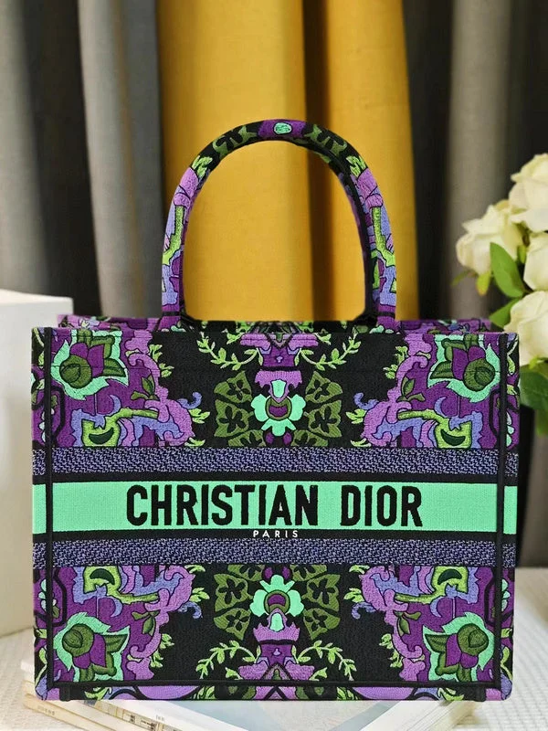 Christian Dior Saddle bags with a studded trim for a bold lookmakbags - Dior Bags - 633