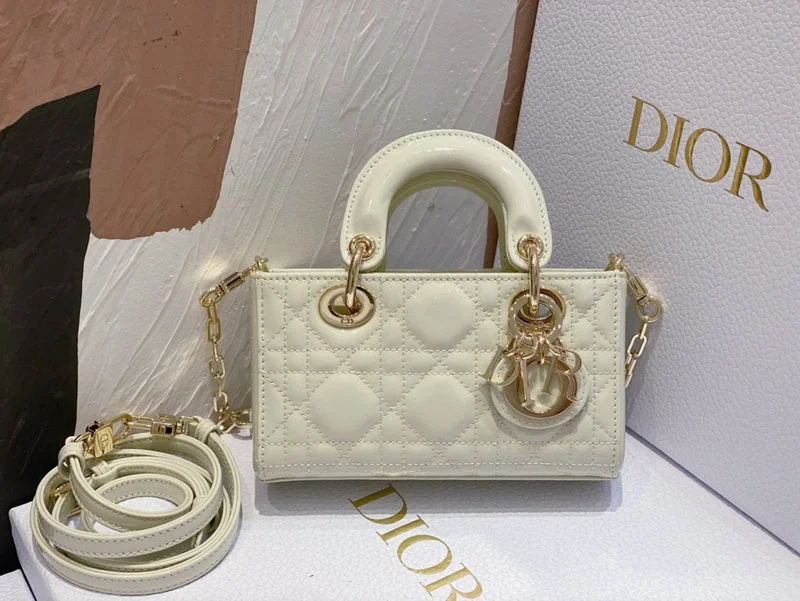 Christian Dior Saddle bags with a distressed leather finishmakbags - Dior Bags - 971